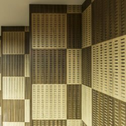 1000-delikli-ahsap-duvar-paneli-ornek-duvar-uygulamasi-1024x682 1000-delikli-ahsap-duvar-paneli-ornek-duvar-uygulamasi-1024x682